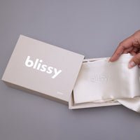 Blissy King White Pillowcase Lifestyle – Mulberry Silk