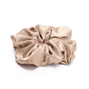 Blissy Champagne Blissy Oversized Scrunchie Lifestyle – Mulberry Silk