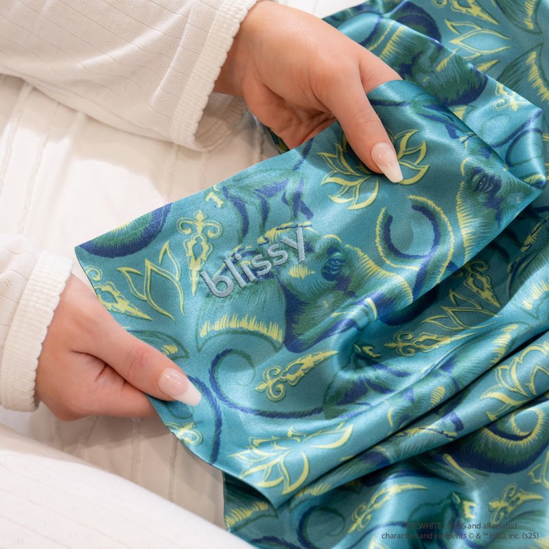 Blissy King White Lotus Pillowcase Lifestyle – Mulberry Silk