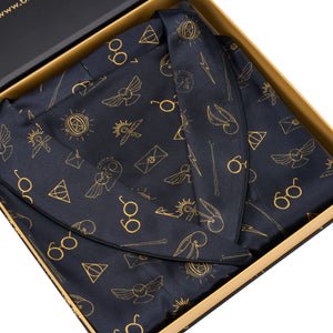 Blissy Harry Potter™ Wizarding World Icons Silk Classic Robe Detail –