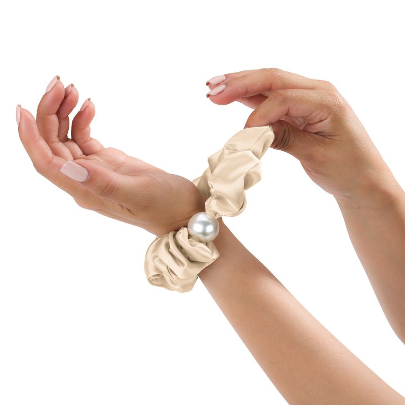 Taupe Blissy Pearl Scrunchies Close-Up – Blissy 22 Momme Silk