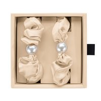 Taupe Blissy Pearl Scrunchies Close-Up – Blissy 22 Momme Silk