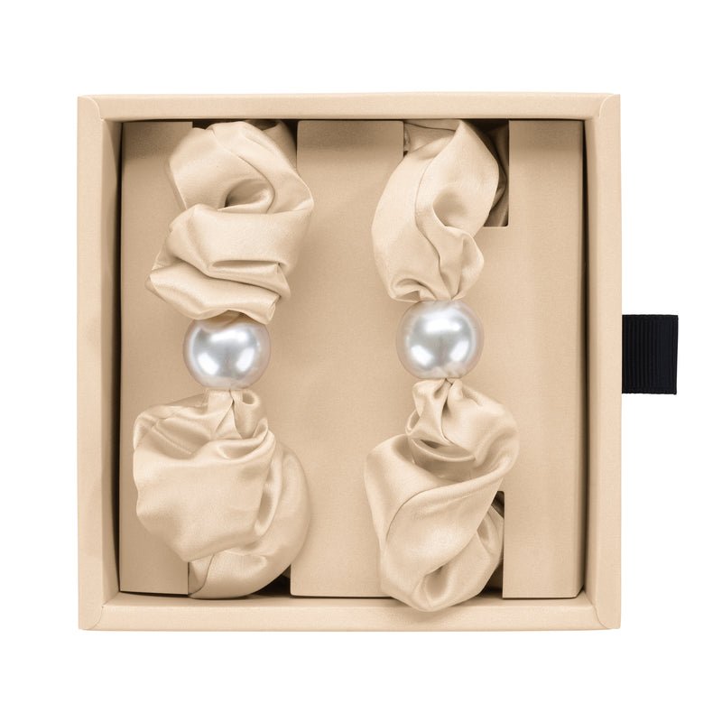 Taupe Blissy Pearl Scrunchies Close-Up – Blissy 22 Momme Silk