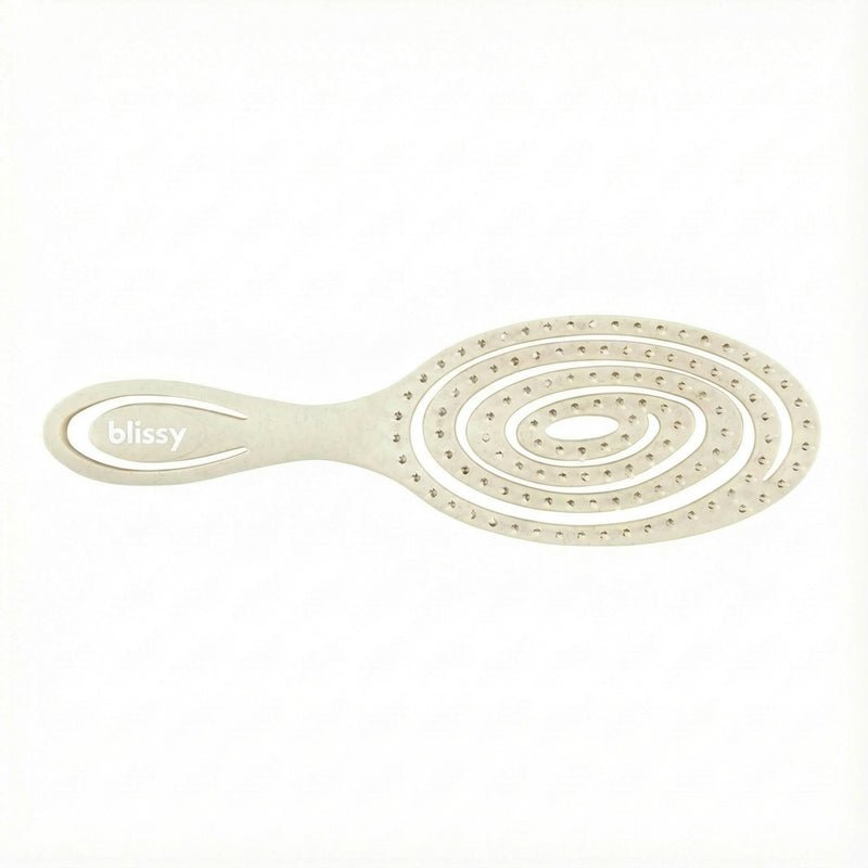 Cream Blissy Detangling Brush Close-Up – Blissy 22 Momme Silk