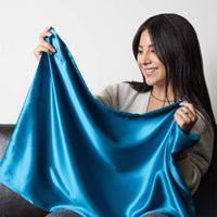Blissy Aqua Silk Pillowcase Detail – King