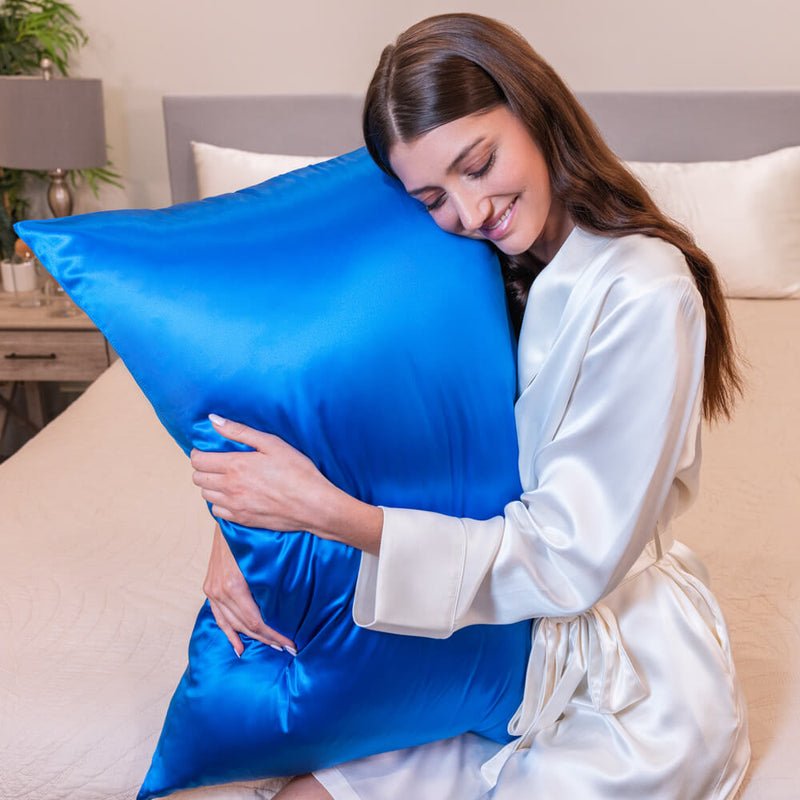 Blissy Azure Silk Pillowcase Detail – King