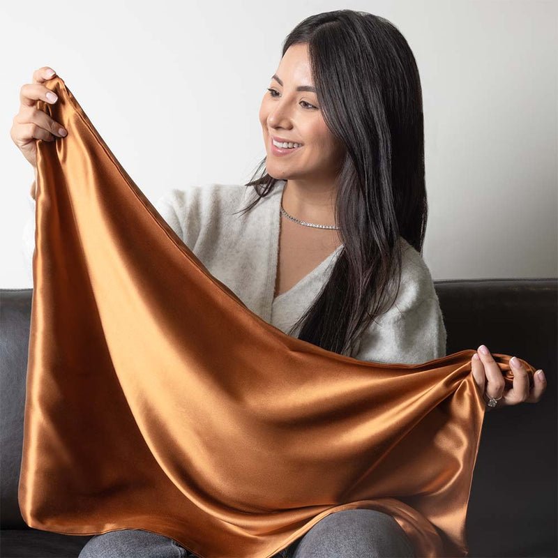 Blissy Bronze Silk Pillowcase Detail – King