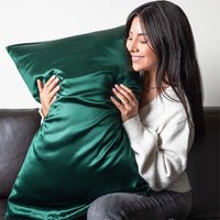 Blissy King Emerald Pillowcase Lifestyle – Mulberry Silk