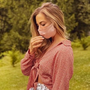 Pink Face Mask Close-Up – Blissy 22 Momme Silk