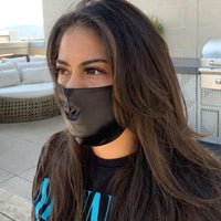 Blissy Black Face Mask Lifestyle – Mulberry Silk