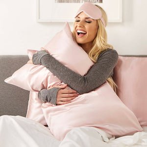 Blissy Pink Silk Sleep Mask Detail –